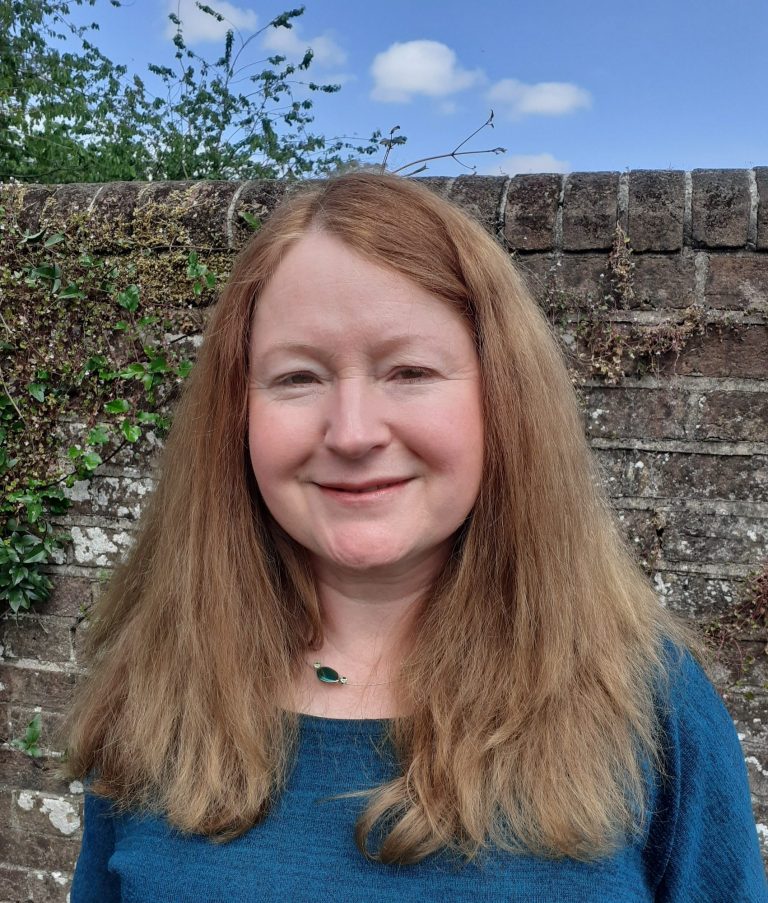 Online EMDR & Psychotherapist Claire Claire Online EMDR and psychotherapist (CAT).